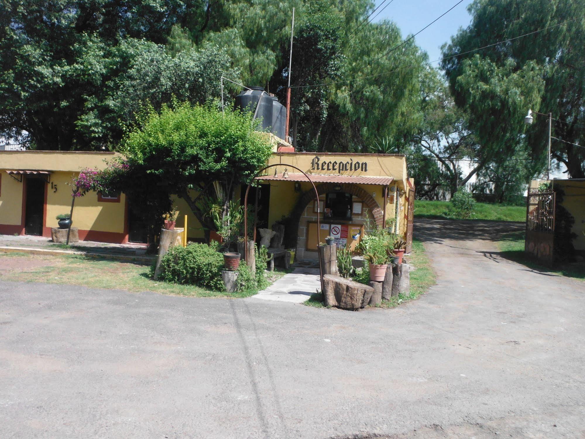 Ayenda Meson Del Rio Hotel Tepotzotlan Exterior foto