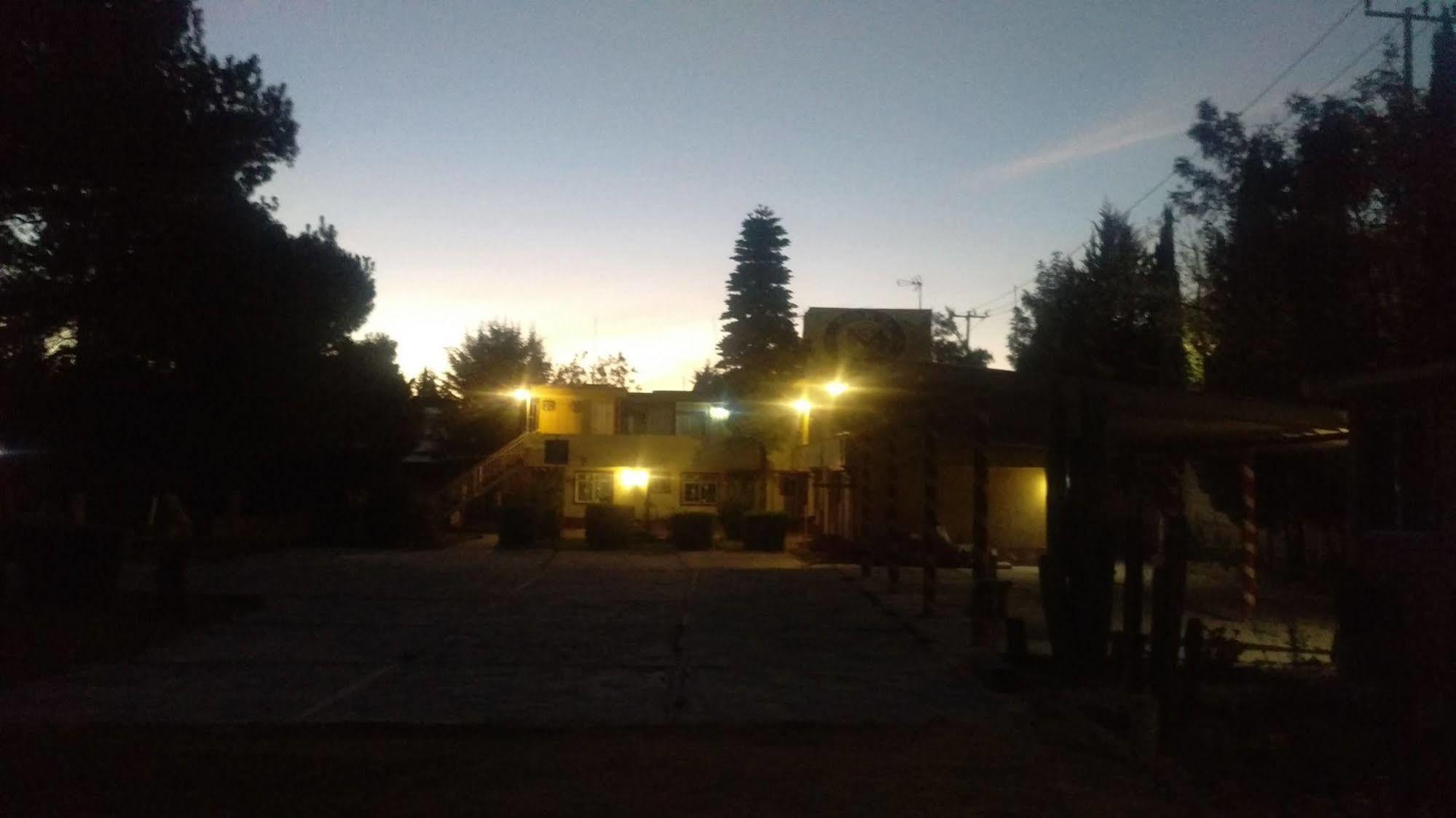 Ayenda Meson Del Rio Hotel Tepotzotlan Exterior foto